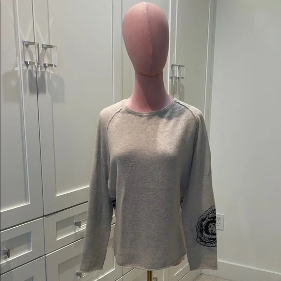 Skull Cashmere heathered oatmeal Crew Neck Sweater with skull graphics on back - Picture 2 of 4